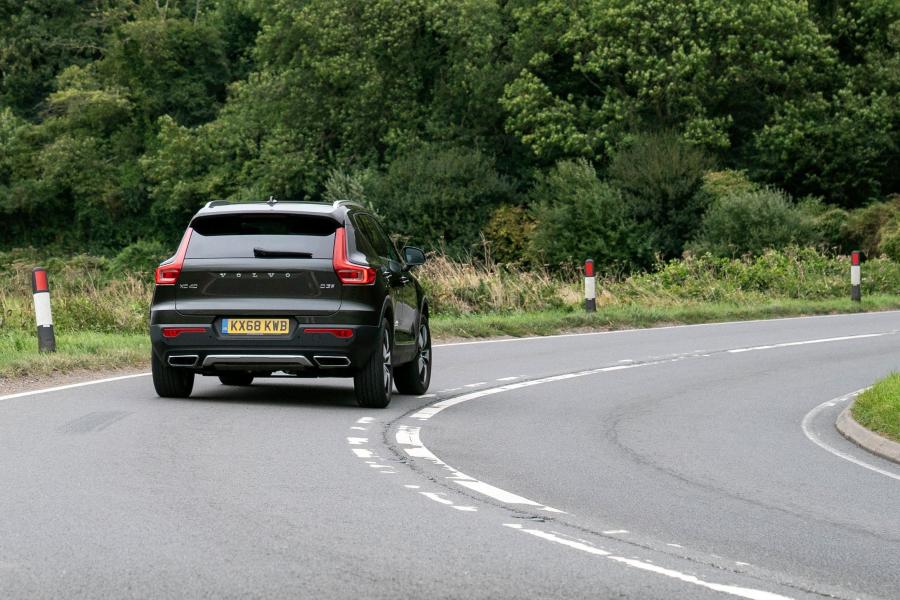  Volvo XC40 D3 Inscription 2018 года  (UK) (фото 2 из 40)